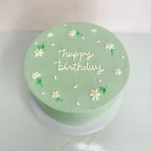 Piped Daisy cake